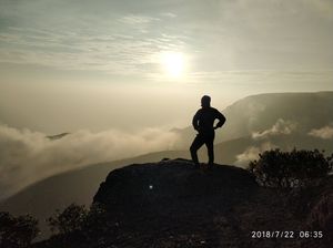 Bình minh trên núi Gede Pangrango, Indonesia